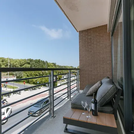 Huswell - Bright With Parking Near The Apartament